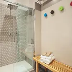 Alojamento de Acomodação e Pequeno-almoço Moscova Luxury