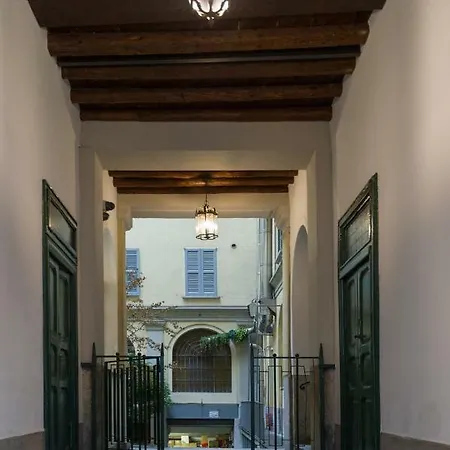 Moscova Luxury לינה וארוחת בוקר 2*